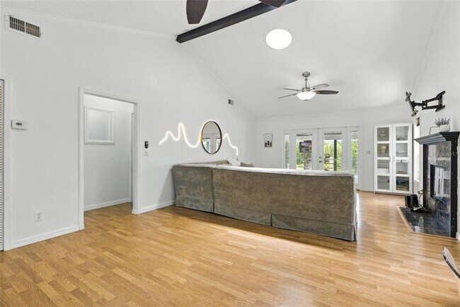 Building Photo - 563 Belltower Ave