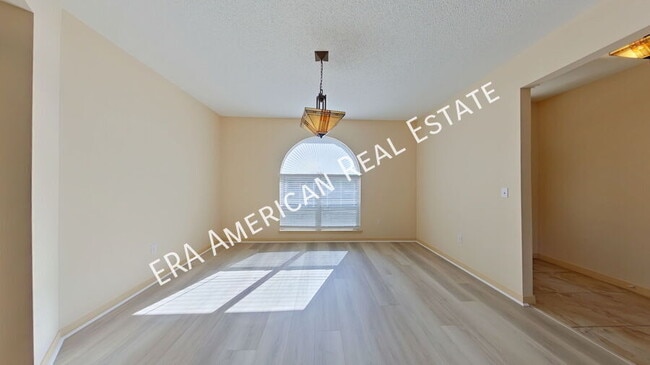 Building Photo - 6454 Moonlight Ln