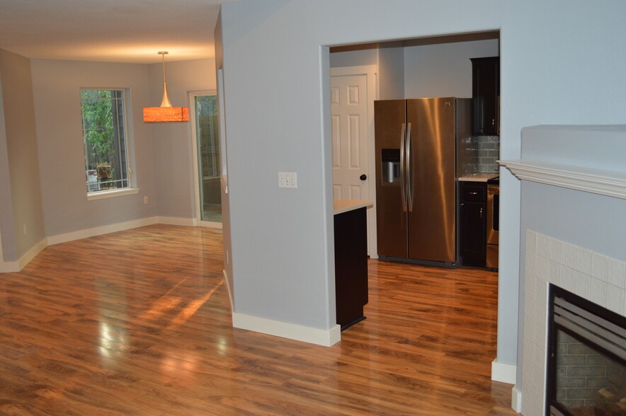 Kitchen and dining room - 16541 Southwest Daylily Street