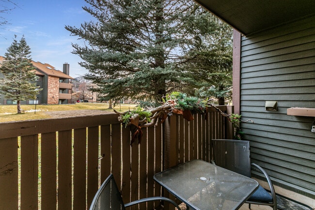 Building Photo - 6861 N 2200 W