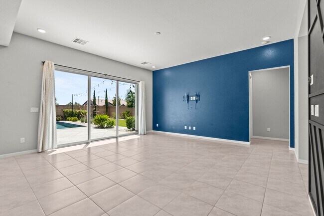 Building Photo - Skye Canyon Pool Home with First-Floor Primary Suite