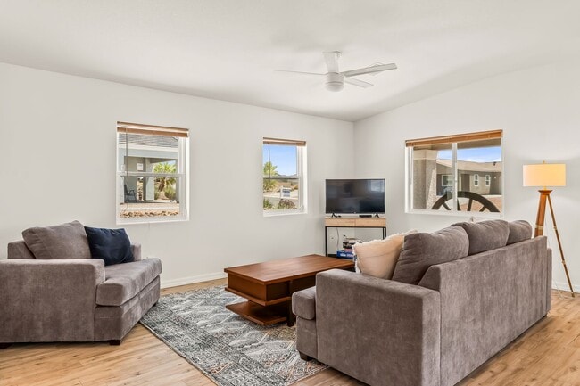 Building Photo - Charming 2-Bed, 2-Bath Home in Fox Creek SHORT OR LONG TERM AVAILABLE