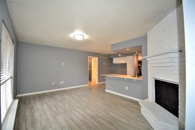 Building Photo - 260 El Dorado Blvd