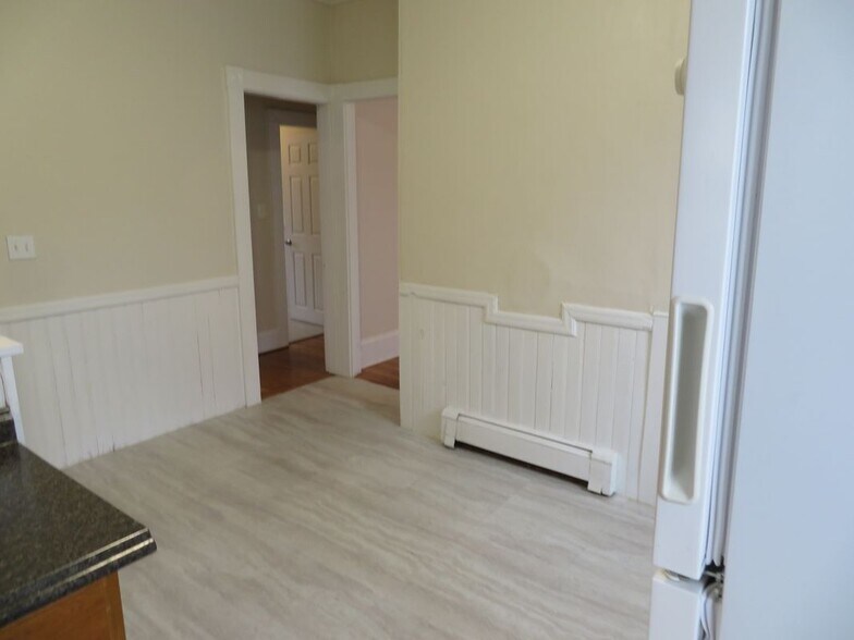 Building Photo - 685 Cottage St