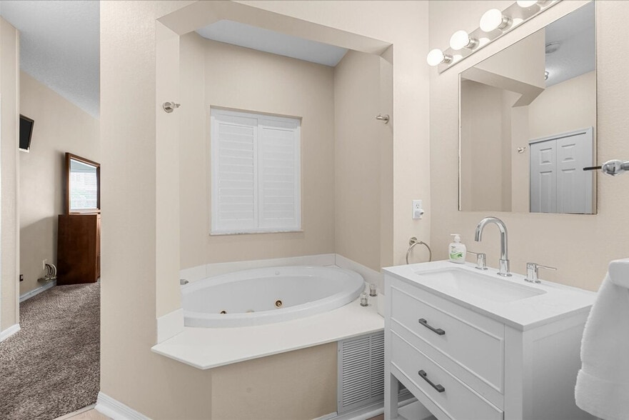 Building Photo - 9981 Perfect Dr