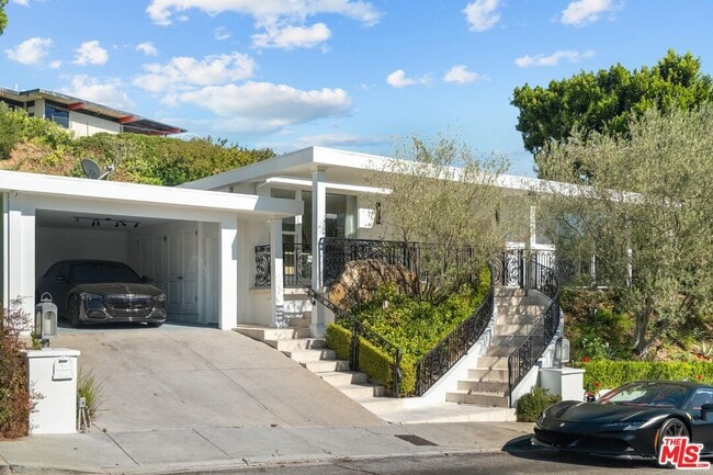 Building Photo - 9620 Highridge Dr