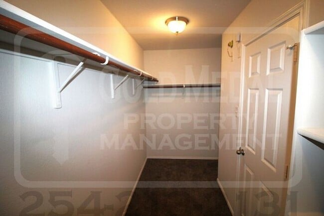 Building Photo - 1003 Torino St