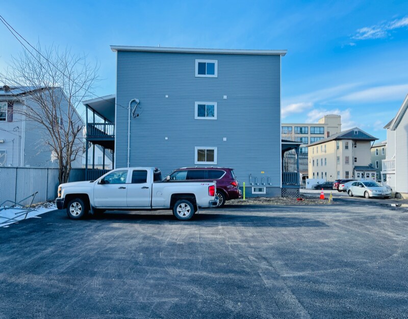 Building Photo - 145 Canterbury St