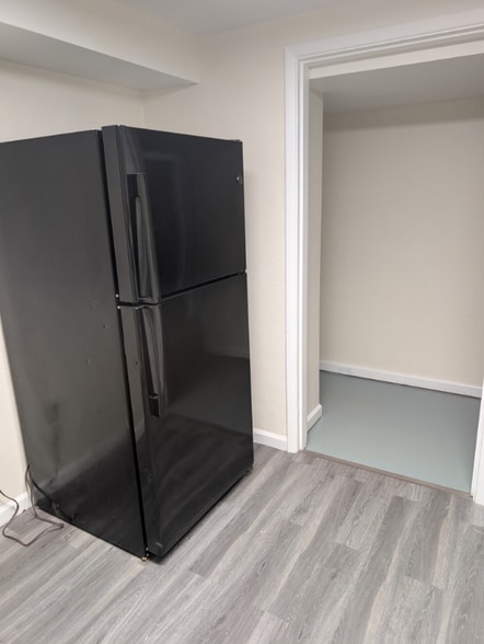 Building Photo - 6930 Silverton Ave