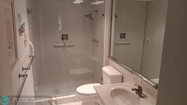 Building Photo - 3750 Galt Ocean Dr