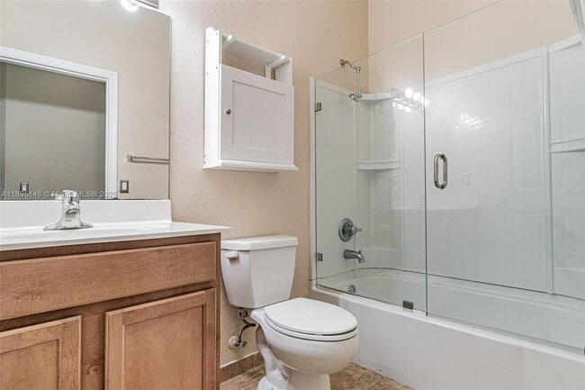 Building Photo - 8800 NW 107 Ct