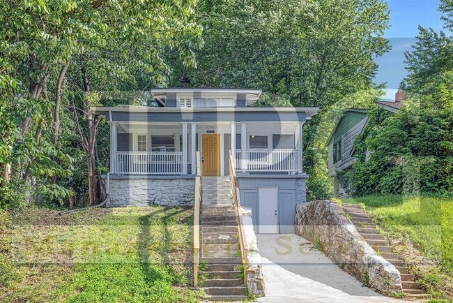 Primary Photo - 1825 E 67th St