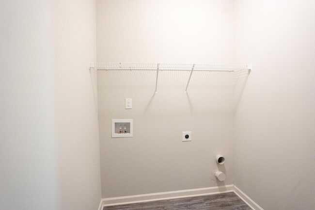 Building Photo - 1115 Dietrich Ln