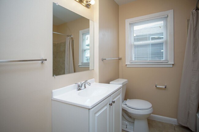 Building Photo - For Lease | Tulsa | Available Now!