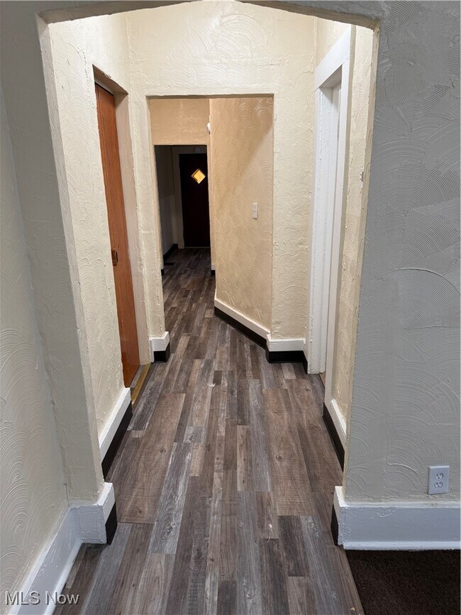 Building Photo - 3467 E 149th St