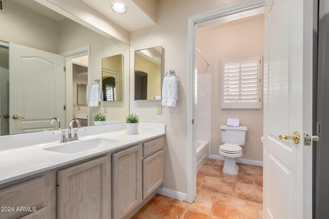 Building Photo - 8924 E Captain Dreyfus Ave