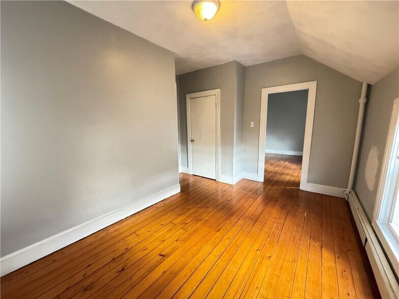 Building Photo - 11 Downing St