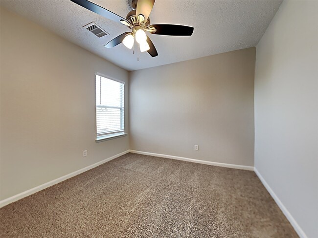 Building Photo - 19023 Remington Park Dr