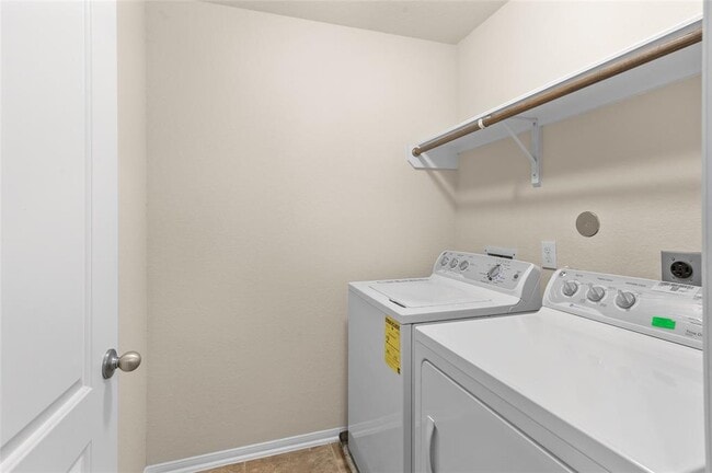 Building Photo - 18703 Windy Stone Dr