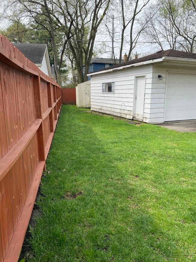 Building Photo - 47 Hackberry Ln