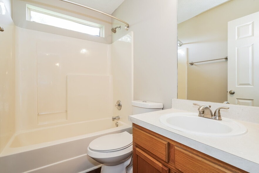 Building Photo - 3505 Glenfalls Dr