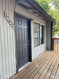 Building Photo - Spacious 2-bedroom, 1-bathroom Apartment