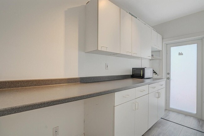 Building Photo - 254 NW 6th Ave