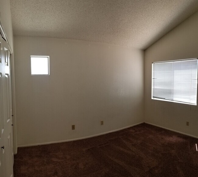 Building Photo - EXCELLENT TEMPE UNIT TOWNHOME AVAILABLE!!!