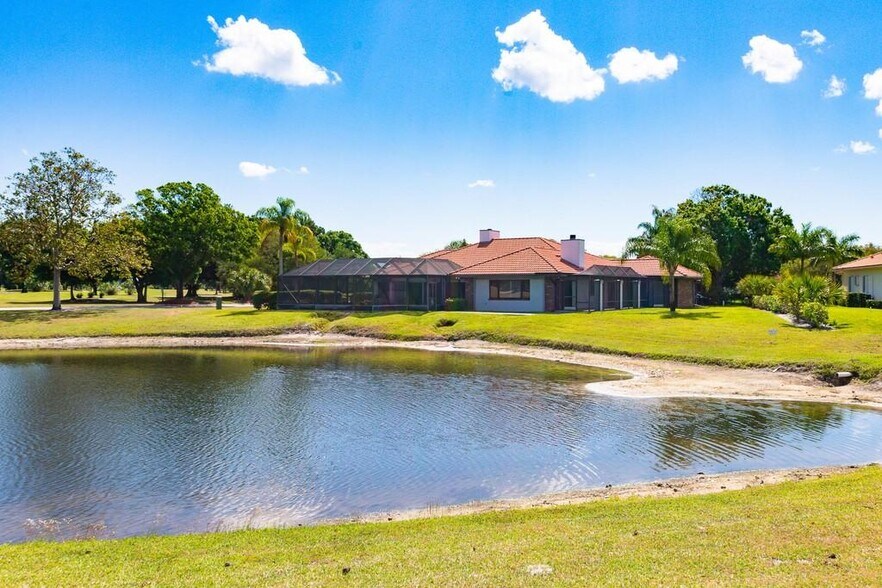 Building Photo - 3001 Conifer Dr