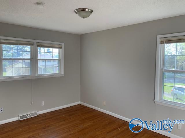 Building Photo - 5003 NW Stag Run Cir