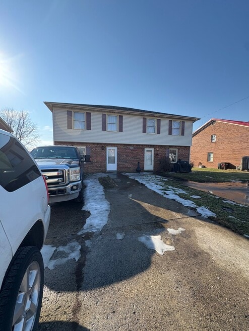 Building Photo - 304 S Keeneland Dr