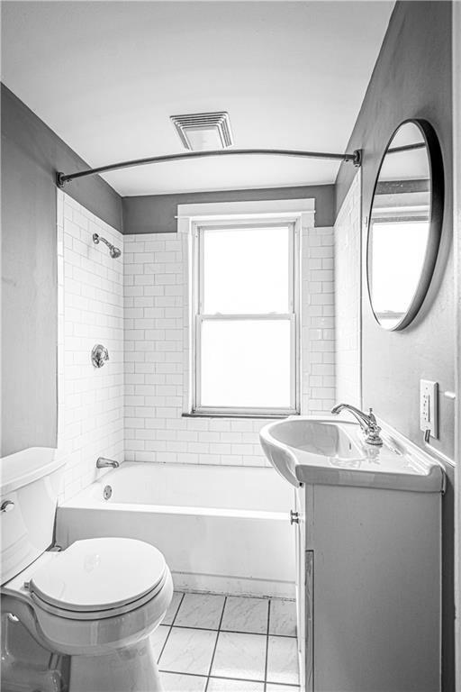 Building Photo - 216 Maplewood Ave