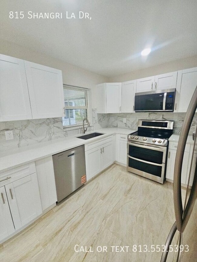 Building Photo - 815 Shangri La Dr