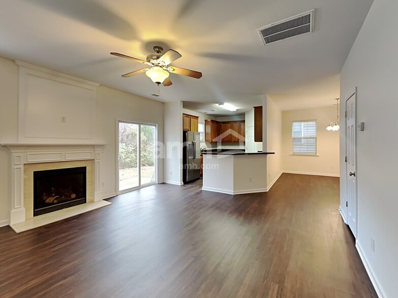 Building Photo - 5116 Abercromby St