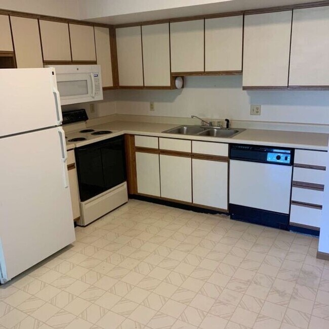 Building Photo - $1,125 | 2 Bedroom, 1 Bathroom CONDO | Pet Friendly* | Available for August 1st, 2026 Move In!