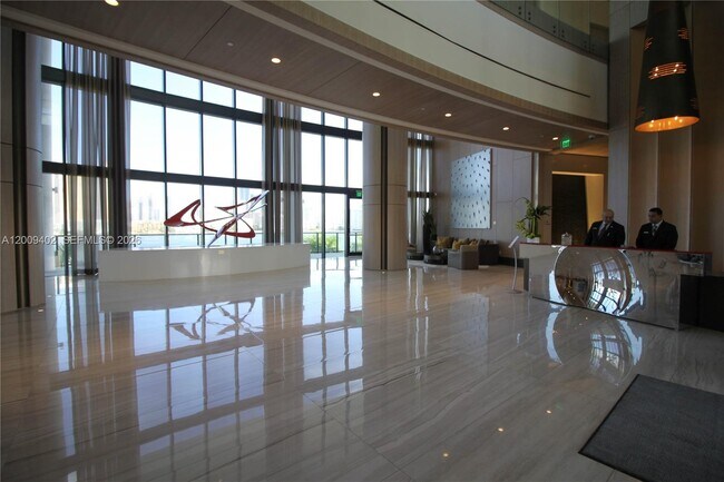 Building Photo - 5000 Island Estates Dr