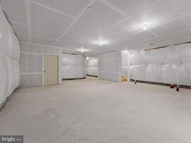 Building Photo - 202 Thompson Dr