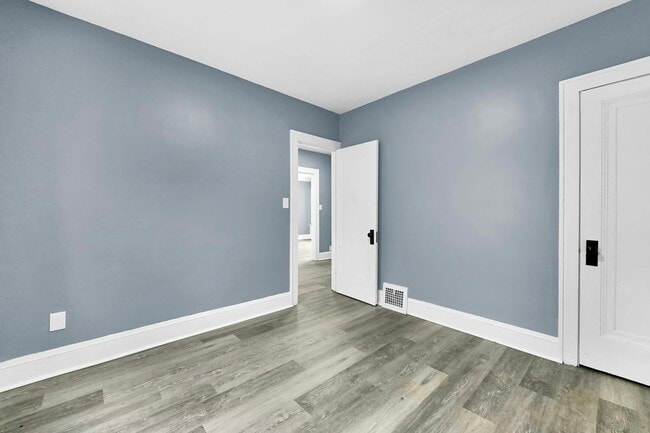 Building Photo - 3658 E 138th St