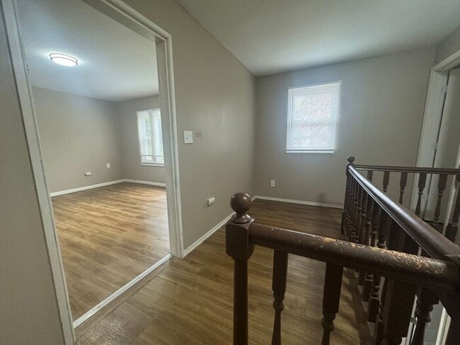 Building Photo - 4 Bed/2 Bath Ranch