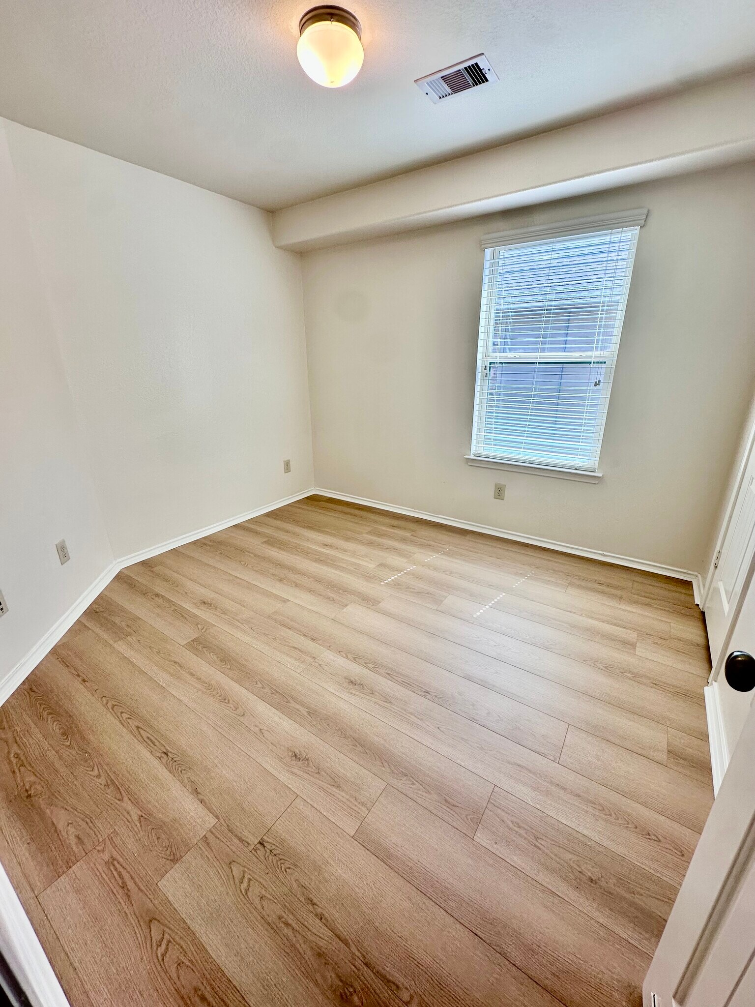 Building Photo - 6430 Stoney Creek Dr