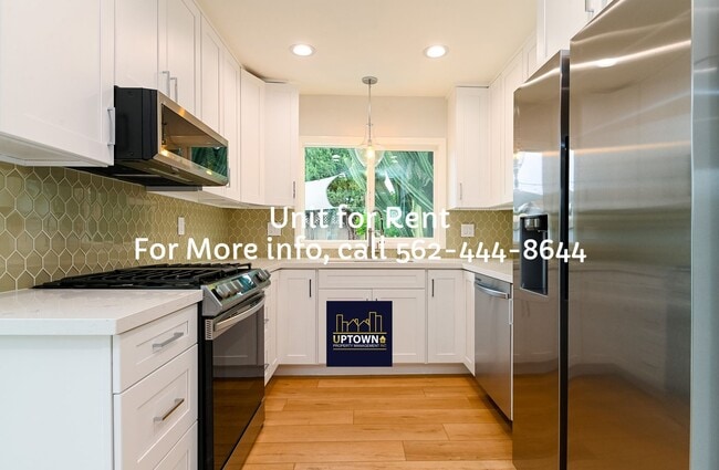 Building Photo - AVAILABLE - July 1 - HOUSE - 3 Bedrooms / 2 Baths - Long Beach