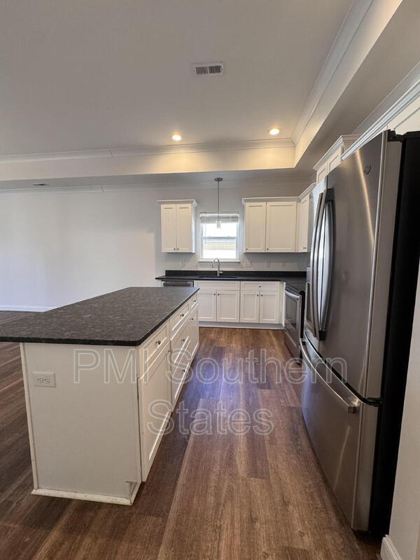 Building Photo - 2 Solis Ct