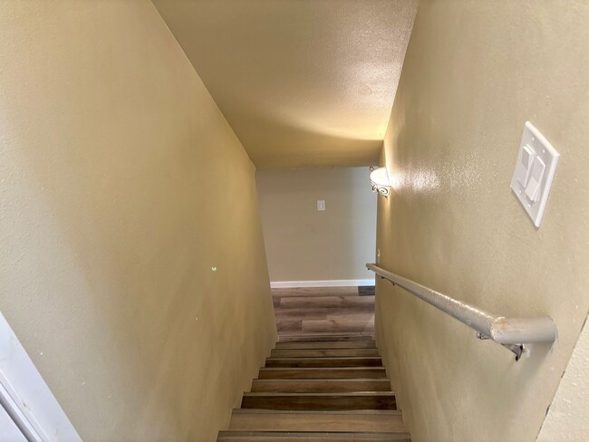 Building Photo - University Park Home with Finished Basemen...