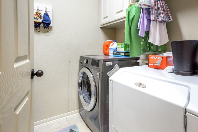 Building Photo - 2519 Kinsgate Forest Dr