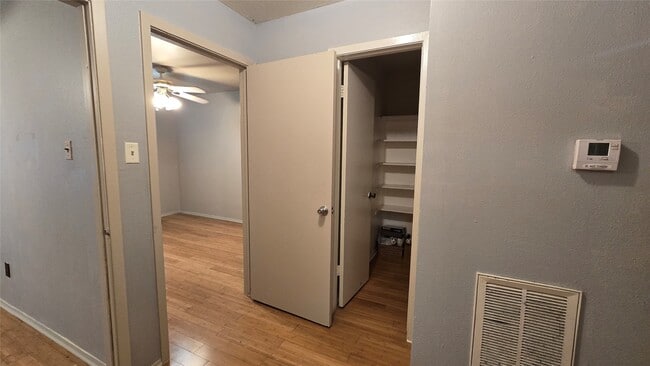 Building Photo - 7913 Grove Ridge Dr