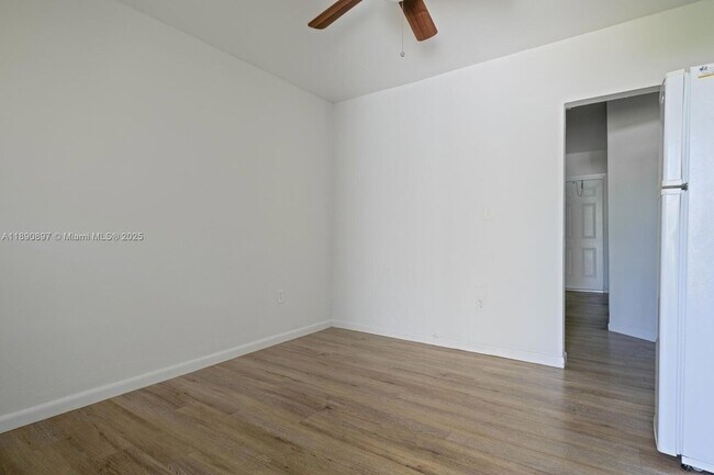 Building Photo - 26701 SW 137th Ave