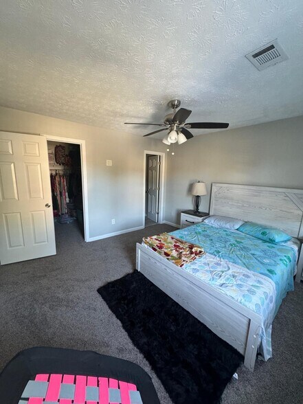 Building Photo - 1776 BERTRAM LN SW