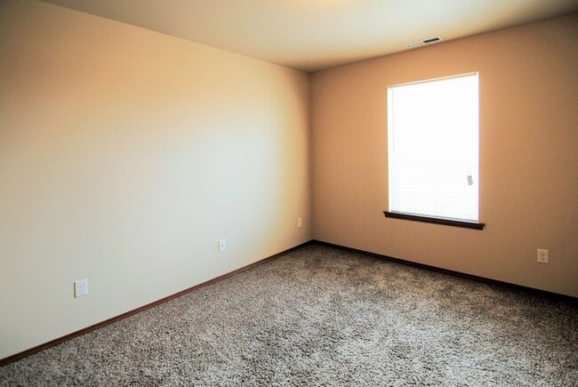 Building Photo - 2123 Roper Ln