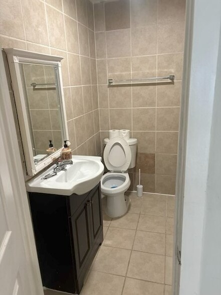 Bathroom - 1214 S Holgate St