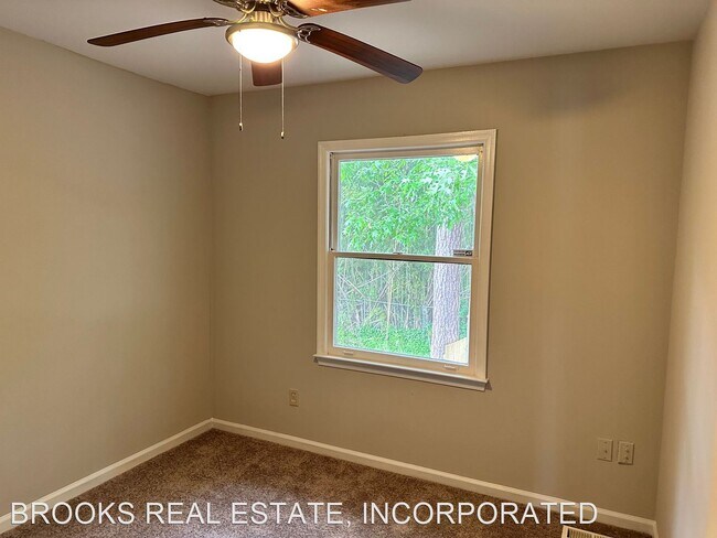 Building Photo - 3 br, 2.5 bath House - 335 Susan Constant ...